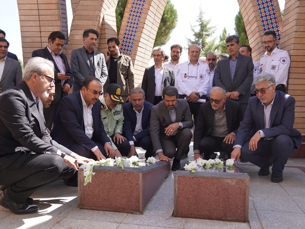 گرامیداشت روز اورژانس فوریت های پزشکی و تجلیل از برترین های این حوزه، حضور بر مزار شهداء گمنام و اهتزاز پرچم پرافتخار کشور عزیزمان ایران 